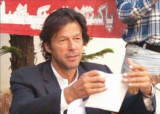 Pakistan Government Challenges Order to Move Imran Khan to Private Hospital